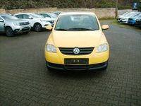 Gebraucht VW Fox 54 PS (39 kW) 2006 Gelb Kleinwagen