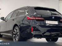 Neu BMW 530e Performance 299 PS (219 kW) 2026 Schwarz Kombi