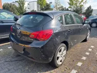 Gebraucht Opel Astra Edition 87 PS (63 kW) 2011 Schwarz Kleinwagen