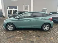 Neu Hyundai i20 GO! 79 PS (58 kW) 2025 Mangrove green / mic Kleinwagen