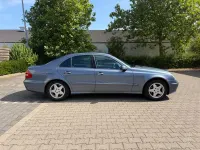 Gebraucht Mercedes E280 Avantgarde 177 PS (130 kW) 2004 Blau Limousine