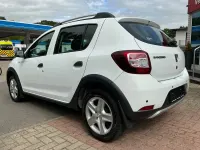 Gebraucht Dacia Sandero Prestige 90 PS (66 kW) 2016 Weiß SUV