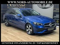 Gebraucht Mercedes C200 Avantgarde 163 PS (119 kW) 2023 Blau Kombi