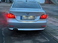 Gebraucht BMW 523 177 PS (130 kW) 2006 Silber Limousine