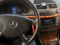 Second-hand Mercedes E270 177 CP (130 kW) 2004 Argintiu Berlinǎ