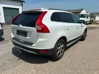 Gebraucht Volvo XC60 Momentum 163 PS (119 kW) 2011 Weiß SUV