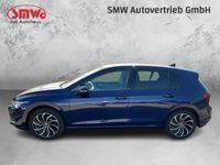 Gebraucht VW Golf VIII Active 150 PS (110 kW) 2023 Atlantic blue metallic Limousine