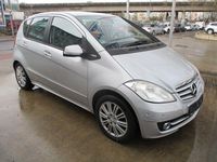Gebraucht Mercedes A180 116 PS (85 kW) 2009 Silber Kleinwagen
