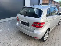Gebraucht Mercedes B200 136 PS (100 kW) 2009 Silber Van / Kleinbus