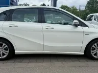 Gebraucht Mercedes B180 122 PS (89 kW) 2012 Weiß Van / Kleinbus