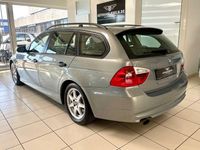 Gebraucht BMW 320 150 PS (110 kW) 2006 Blau Kombi