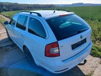 Gebraucht Skoda Octavia 105 PS (77 kW) 2011 Weiß Kombi