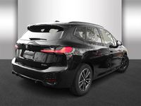 Neu BMW 218 Active Tourer Performance 136 PS (100 kW) 2026 Schwarz Van / Kleinbus
