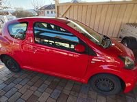 Gebraucht Toyota Aygo 68 PS (50 kW) 2013 Rot Kleinwagen
