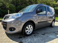 Usado Renault Kangoo Experience 114 HP (83 kW) 2017 Cinzento Monovolume