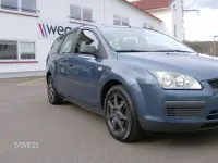Gebraucht Ford Focus Trend 101 PS (74 kW) 2005 Blau Kombi