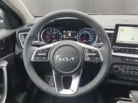 Neu Kia Ceed 150 PS (110 kW) 2026 Pentametal met. Kleinwagen