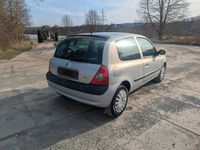 Gebraucht Renault Clio II 75 PS (55 kW) 2004 Silber Kleinwagen
