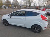 Gebraucht Ford Fiesta 120 PS (88 kW) 2012 Weiß Kleinwagen