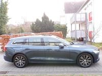 Gebraucht Volvo V60 Plus 197 PS (144 kW) 2022 Blau Kombi