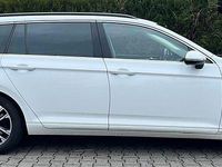 Gebraucht VW Passat Comfortline 150 PS (110 kW) 2018 Weiß Kombi