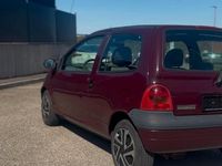 Second-hand Renault Twingo 75 CP (55 kW) 2001 Roșu Hatchback