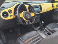 Second-hand VW Beetle Design 105 CP (77 kW) 2011 Galben Hatchback
