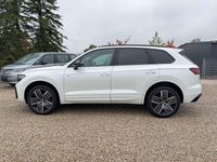 Neu VW Touareg R-line 286 PS (210 kW) 2025 Oryxweiß perlmutteffekt / florencebraun SUV