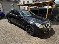 Gebraucht Mercedes E220 Avantgarde 170 PS (125 kW) 2012 Schwarz Limousine