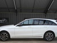 Gebraucht Mercedes C300 Avantgarde 258 PS (189 kW) 2018 Weiß Limousine