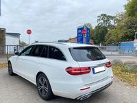 Gebraucht Mercedes E200 Avantgarde 160 PS (117 kW) 2023 Weiß Limousine