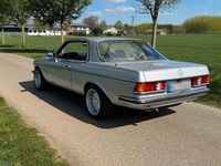 Gebraucht Mercedes 230 166 PS (122 kW) 1984 Silber Coupé