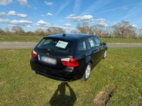 Gebraucht BMW 320 177 PS (130 kW) 2008 Schwarz Kombi
