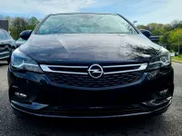 Używany Opel Astra Dynamic 105 KM (77 kW) 2017 Czarny Sedan/Limuzyna