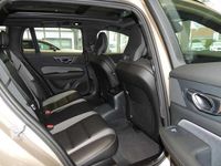 Gebraucht Volvo V60 Plus 253 PS (186 kW) 2022 Silber Kombi