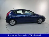 Gebraucht Hyundai i30 109 PS (80 kW) 2011 Braun Limousine