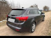 Gebraucht Kia Ceed 128 PS (94 kW) 2015 Grau Kleinwagen