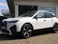 Gebraucht BMW iX Sport Line 384 kW (523 PS) 2022 Mineralweiß SUV