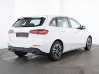 Gebraucht Mercedes B200 Progressive 163 PS (119 kW) 2024 Weiß Van / Kleinbus