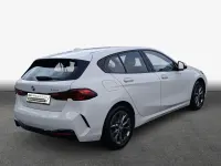 Gebraucht BMW 120 Sport Line 163 PS (119 kW) 2025 Alpinweiss iii Kleinwagen