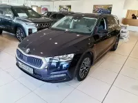 Gebraucht Skoda Octavia Clever 150 PS (110 kW) 2022 Schwarzmagic perleffekt Kombi
