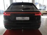Gebraucht Audi Q8 S-Line 286 PS (210 kW) 2019 Tiefschwarz SUV