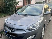 Gebraucht Hyundai i30 Classic 99 PS (72 kW) 2013 Grau Limousine