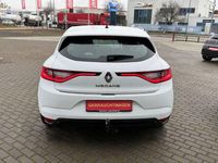 Gebraucht Renault Mégane IV Play 132 PS (97 kW) 2018 Weiß Limousine