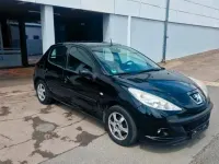 Gebraucht Peugeot 206 70 PS (51 kW) 2008 Schwarz Kleinwagen