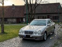 Gebraucht Mercedes E320 224 PS (164 kW) 2001 Gold Limousine