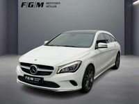 Gebraucht Mercedes CLA200 Urban 136 PS (100 kW) 2017 Unilack polarweiß Kombi