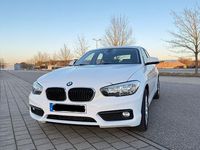 Gebraucht BMW 118 Advantage 136 PS (100 kW) 2018 Weiß Kleinwagen