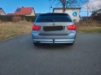 Gebraucht BMW 320 177 PS (130 kW) 2009 Blau Kombi