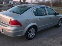 Gebraucht Opel Astra 115 PS (84 kW) 2009 Gold Kleinwagen